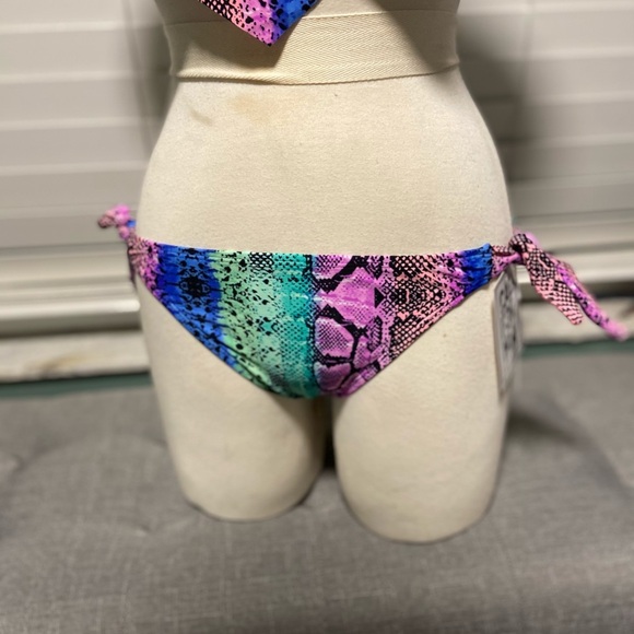 California sunshine two piece bikini - Picture 12 of 12